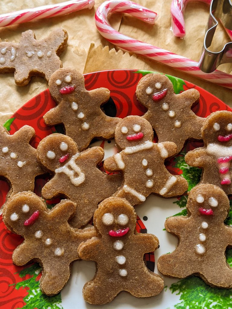 soft-gingerbread-cookies-kitchen-margodrobi