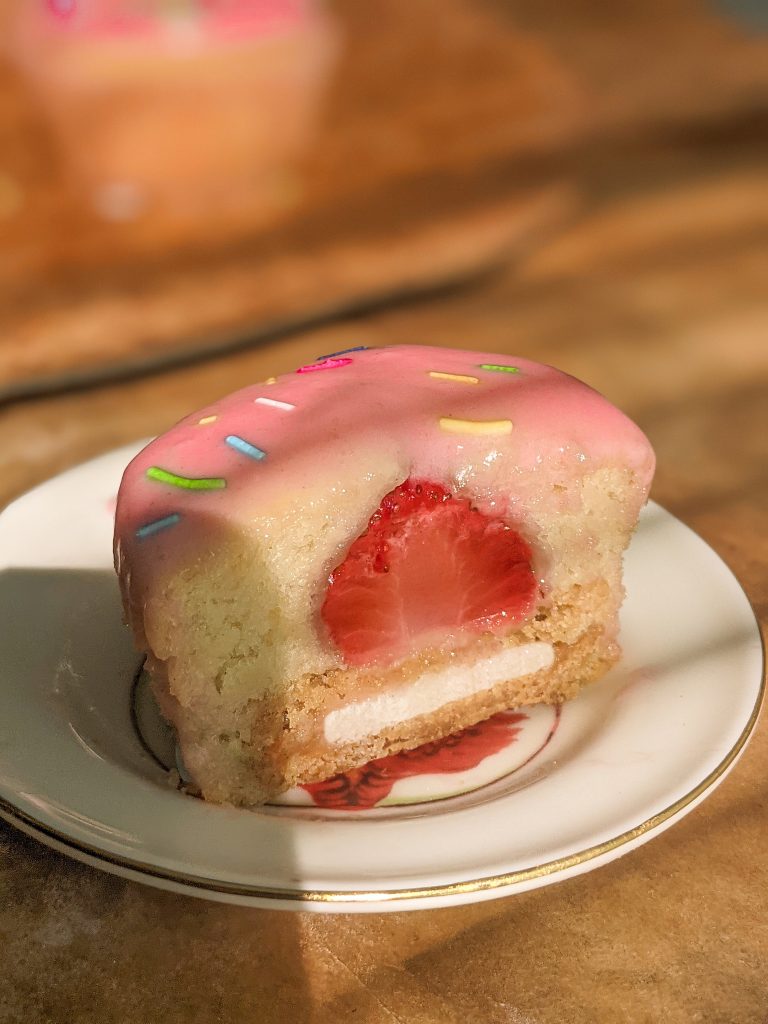 vegan strawberry cupcakes